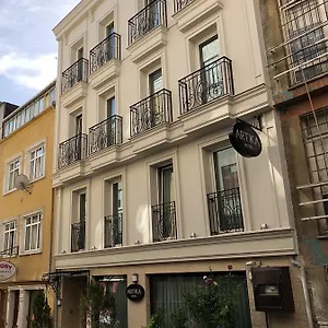 rezervați aici